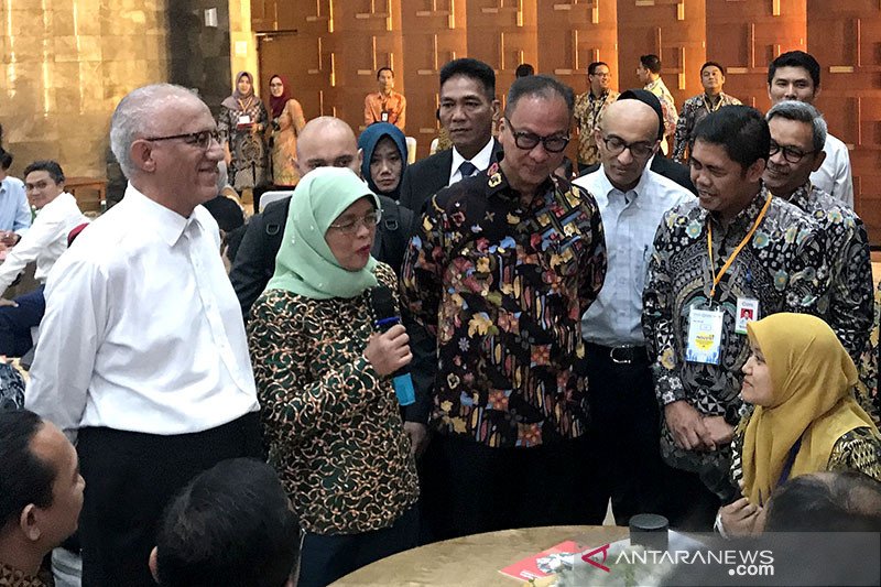 Presiden Singapura dan Menperin RI pantau pelatihan industri 4.0