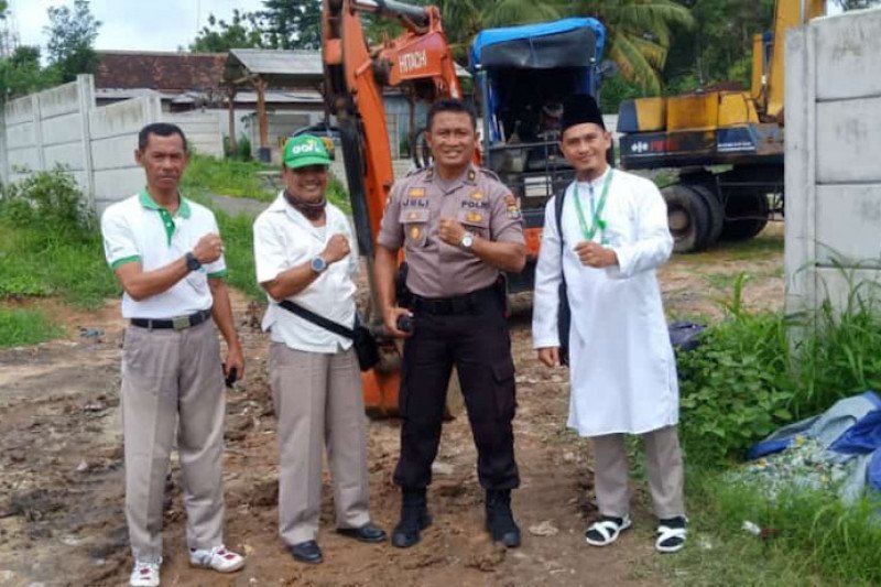GGF beri bantuan bibit tanaman buah ke Polres Lampung Tengah