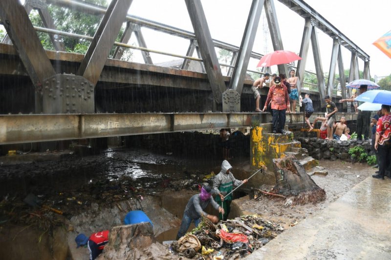 Wali Kota Bandarlampung tinjau lokasi banjir
