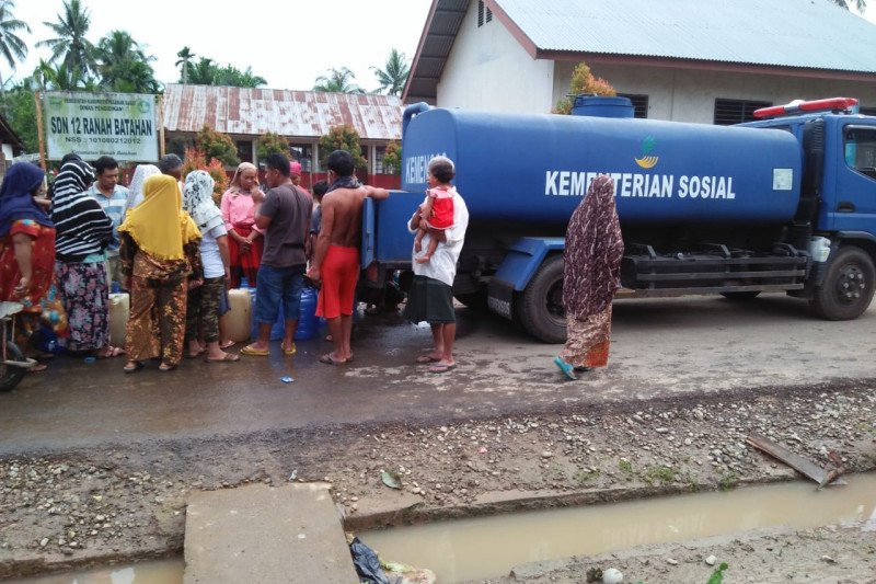 BPBD Pasaman Barat mulai salurkan air bersih kepada korban banjir