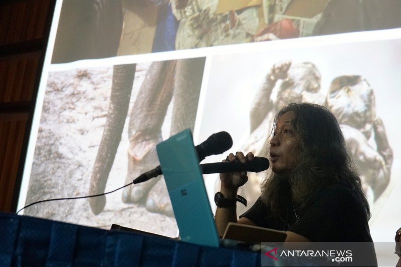 Kuliah umum Empu Ageng Oscar Motuloh