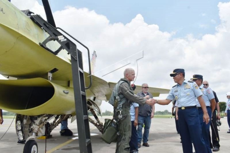 KSAU Tinjau Hasil Upgrade Pesawat F-16