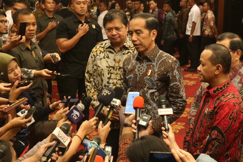 Jokowi tekankan seluruh pihak bisa beri masukan terkait "omnibus law"