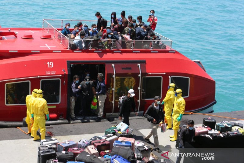 TNI AL evakuasi 188 WNI dari Kapal World Dream di Selat Durian