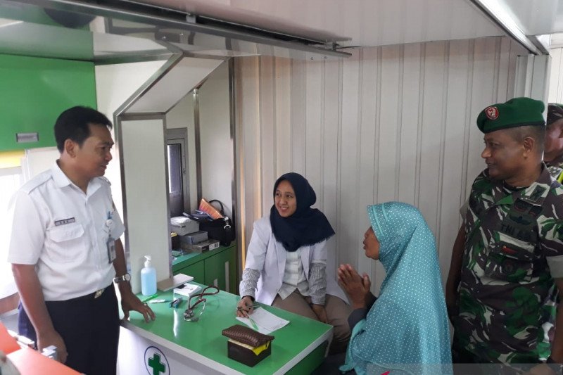 KAI Divre IV Tanjungkarang adakan pengobatan gratis di Stasiun Tarahan