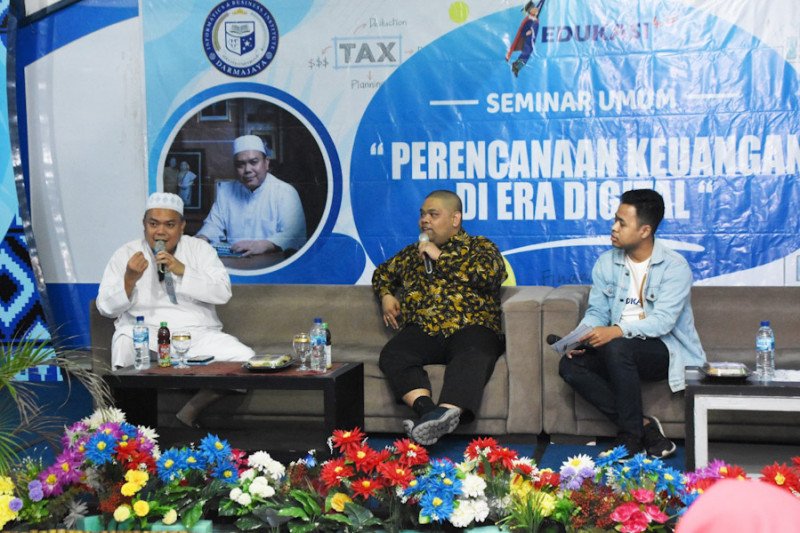 Rektor Darmajaya ajak milenial cerdas kelola keuangan