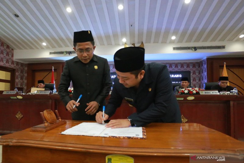 Pemerintah Kota Tangerang dan DPRD sahkan tiga Perda