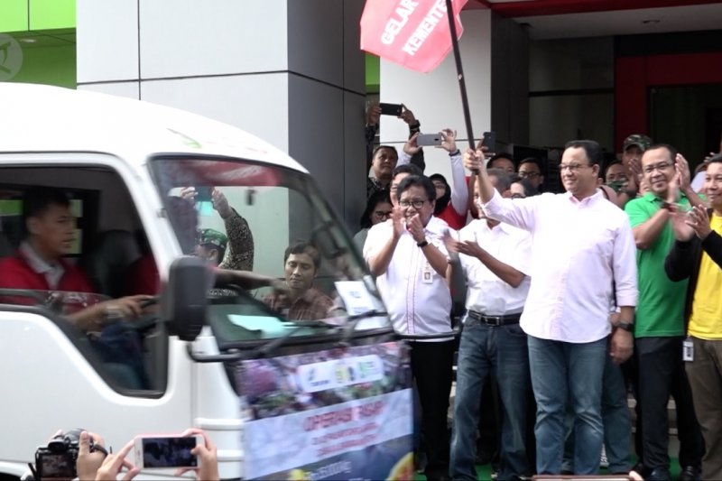 Anies lepas truk operasi pasar cabai rawit dan bawang putih ke 22 pasar