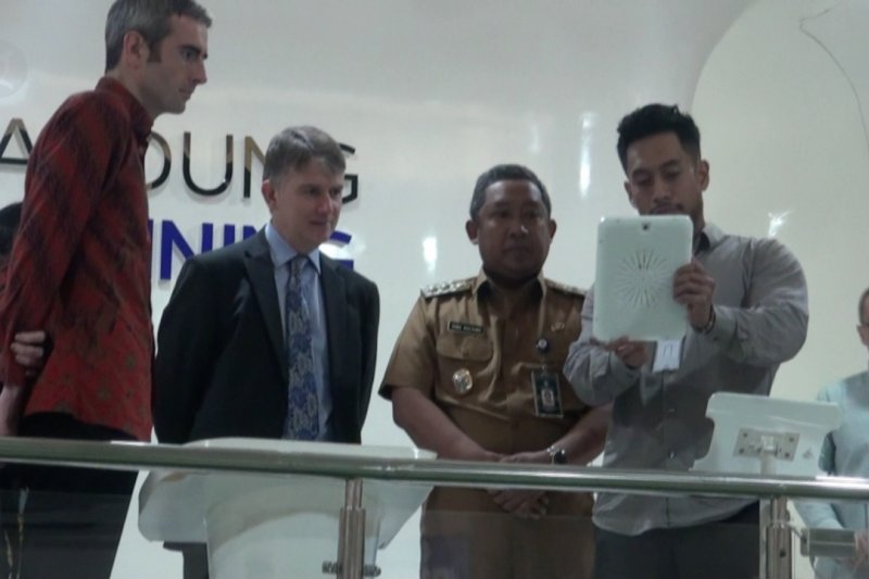 Inggris pilih Bandung kembangkan sistem transportasi massal terintegrasi