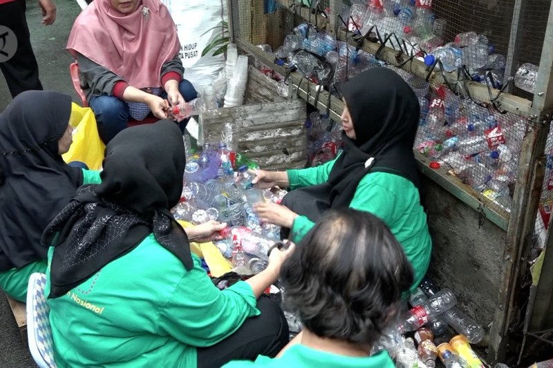Pemprov DKI Jakarta gencar sosialisasikan kantong belanja ramah lingkungan