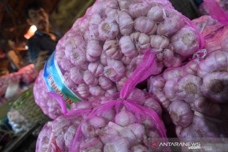 Satgas Pangan terus berupaya stabilkan harga bawang putih dan gula