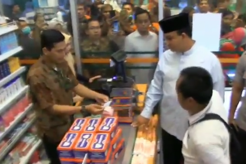 Satu kios di Pasar Pramuka ditutup karena jual masker mahal