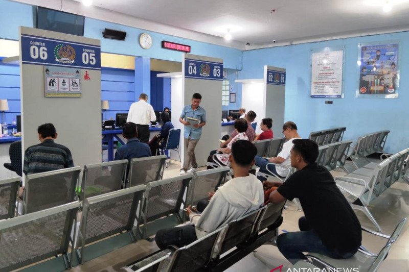 Permohonan papsor di Imigrasi Palembang turun 50 persen