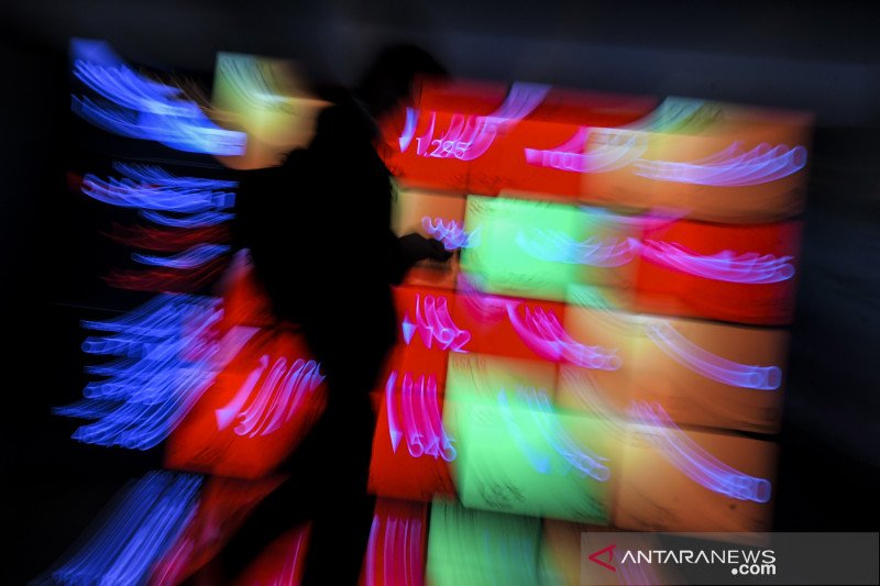 IHSG Selasa sore ditutup jatuh, investor dibayangi kekhawatiran resesi