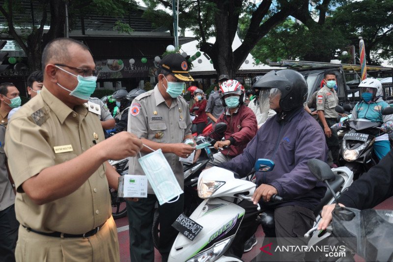 BPBD Medan bagikan masker
