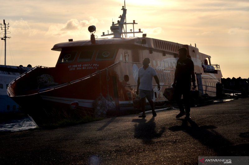 PENURUNAN JUMLAH PENUMPANG ANTAR PULAU