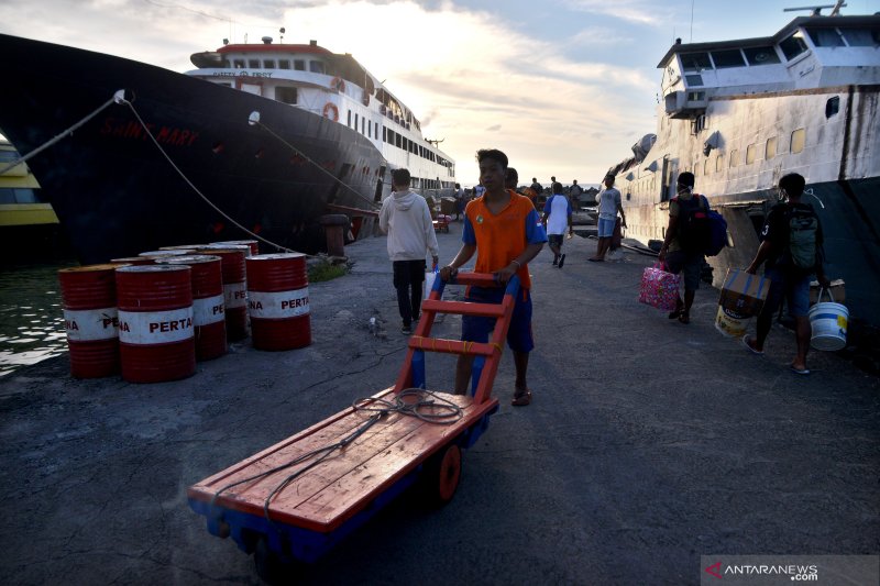 PENURUNAN JUMLAH PENUMPANG ANTAR PULAU