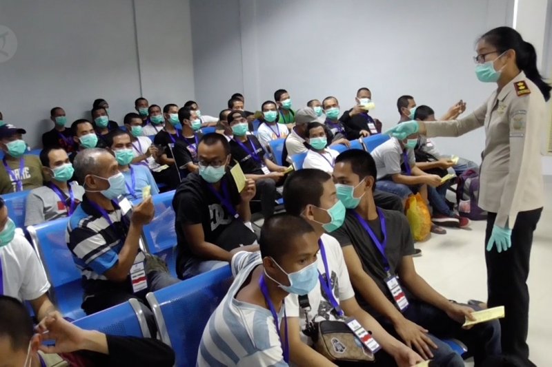 Pasca Lockdown Malaysia, puluhan PMI tiba di Batam