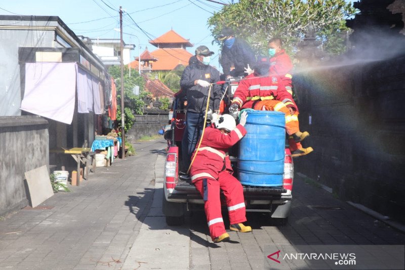 Wabup Badung minta masyarakat kurangi keluar rumah antisipasi COVID-19