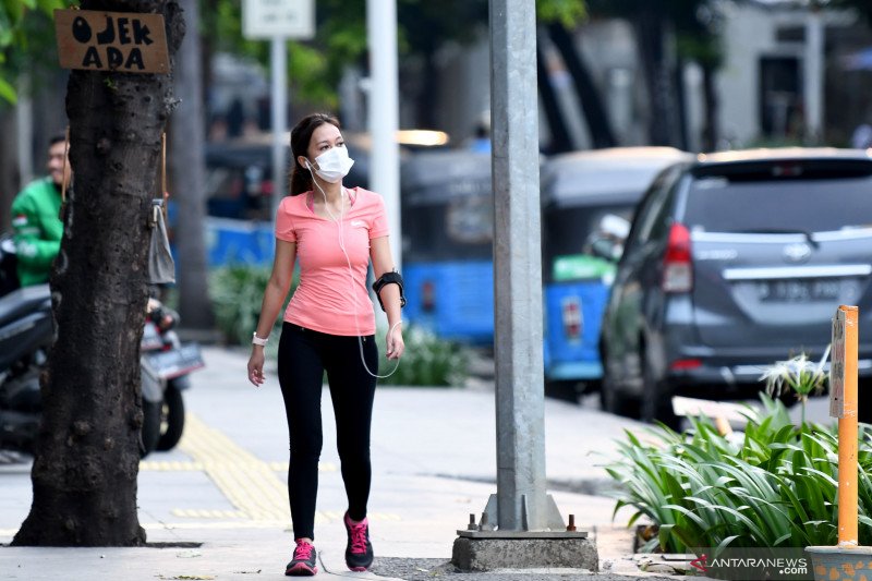 KCI wajibkan penumpang pakai masker mengikuti seruan gubernur