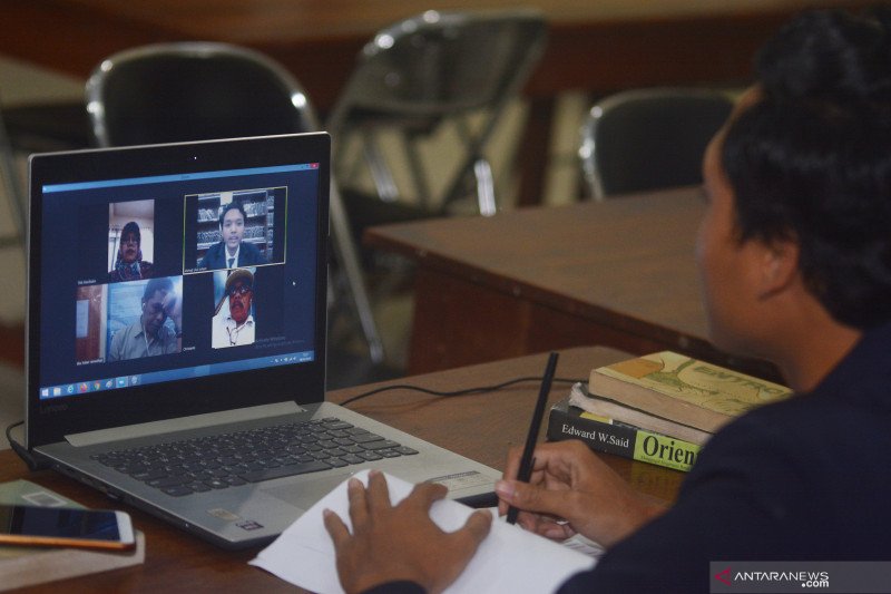 Cegah penyebaran COVID-19, Universitas Jember gelar ujian skripsi secara daring