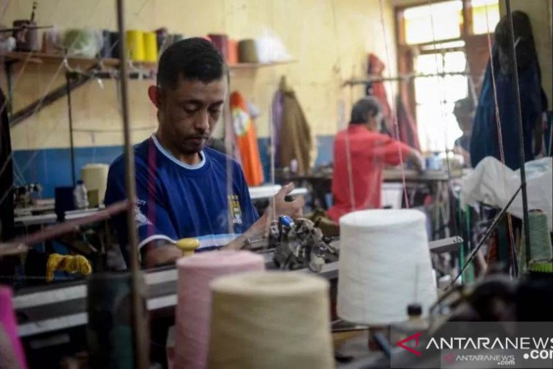 Pekerja diharapkan dapat memahami kondisi sulit akibat pandemi