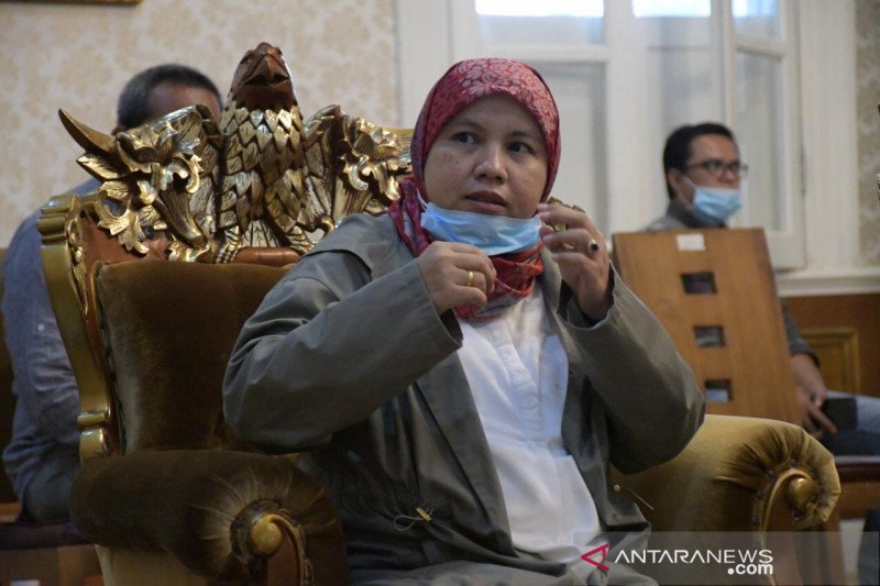Anggota DPR serahkan bantuan sembako BNPB untuk Cianjur-Bogor
