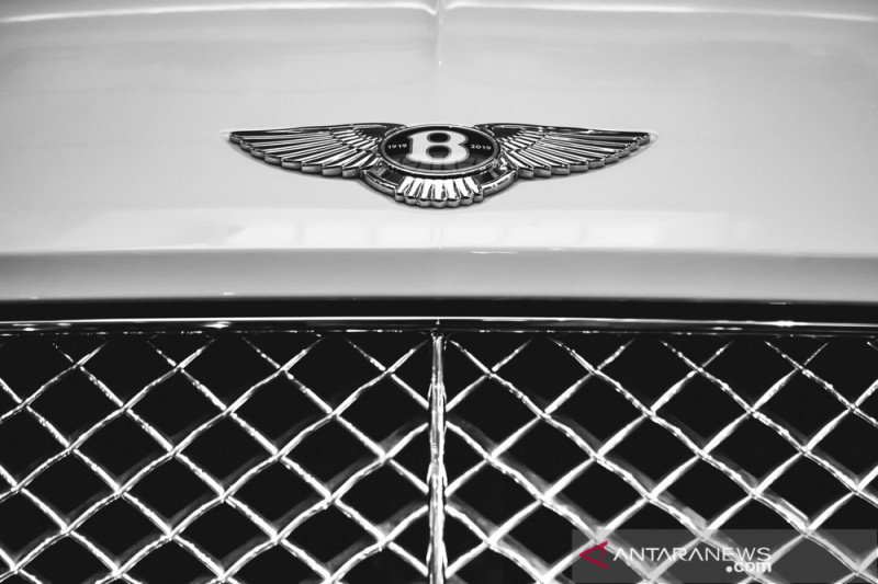 bentley-akan-fokus-pada-pengembangan-mobil-hibrida
