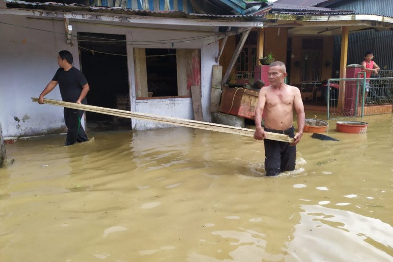 Banjir akibat curah hujan tinggi rendam dua desa di Simeulue Aceh