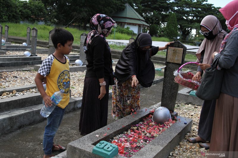 ZIARAH KUBUR JELANG RAMADHAN