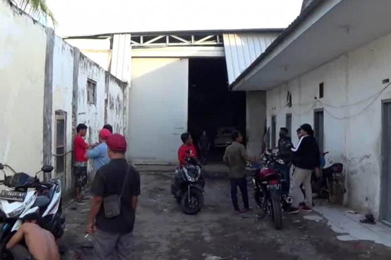 Densus 88 tangkap terduga kasus terorisme di Surabaya