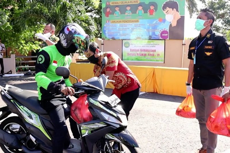 Aksi bagi sembako di Ternate