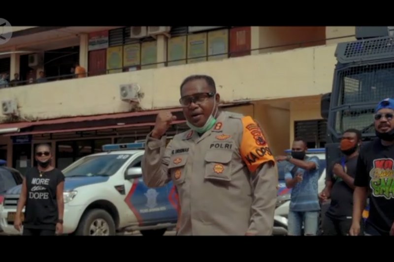 Ini alasan Kapolresta Jayapura ikut nge-rap dalam "Sa Pu Cinta di-Lockdown"