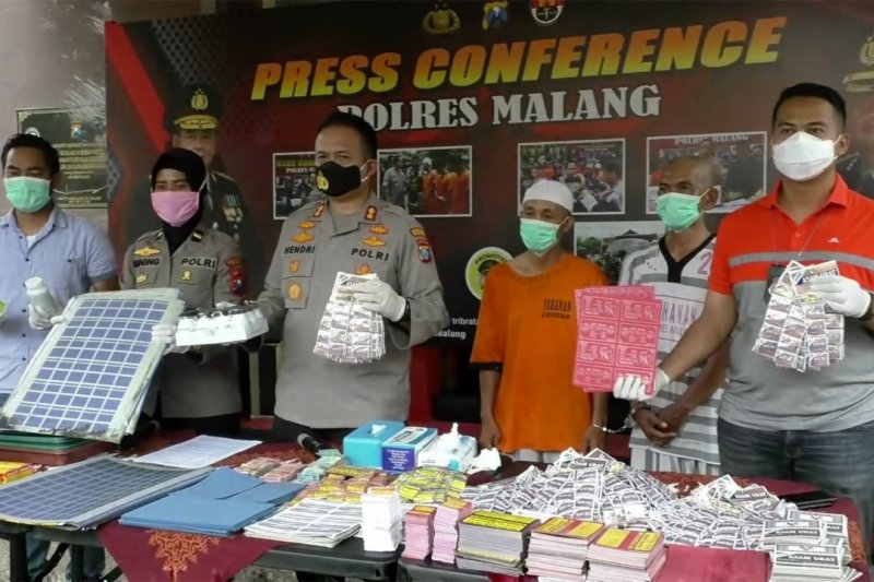 Polisi tangkap pembuat obat ilegal di Malang