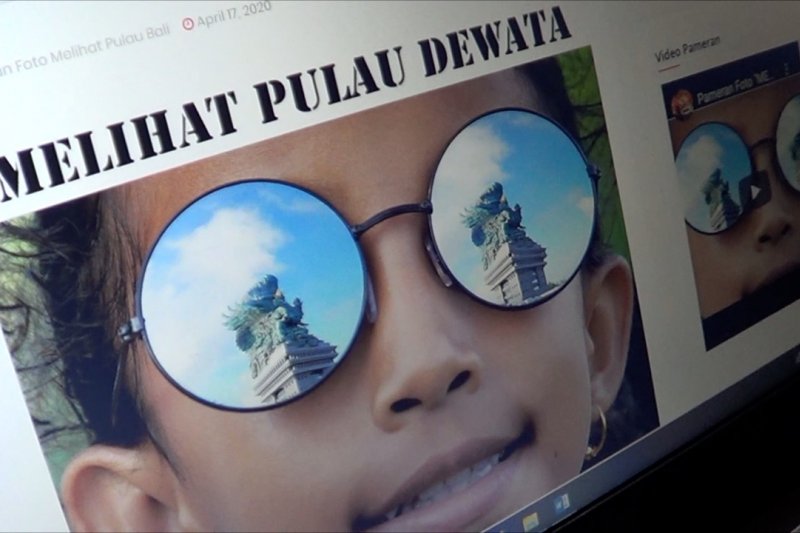 Pameran foto daring