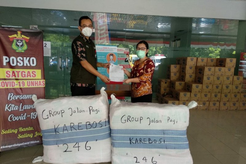 Grup Jalan Pagi Karebosi donasikan ratusan APD untuk tenaga medis