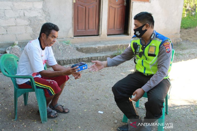 Kisah Roland yang kuliah daring pinjam gawai tetangga