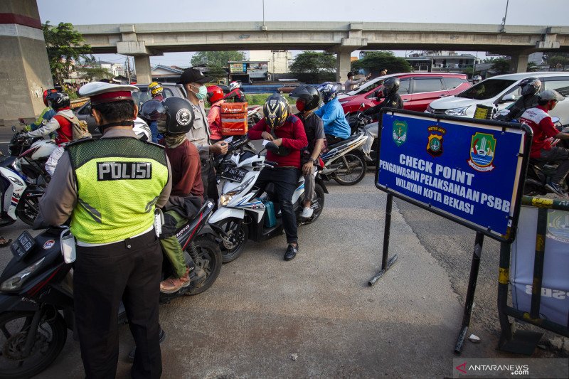 Anies: Tak ada kewenangan DKI paksakan PSBB pada wilayah lain