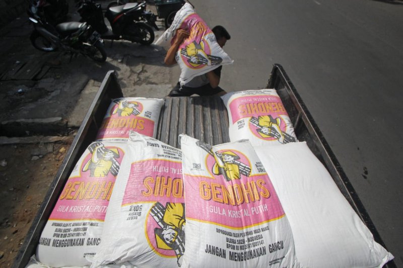 Bulog Jatim operasi pasar gula untuk menekan harga