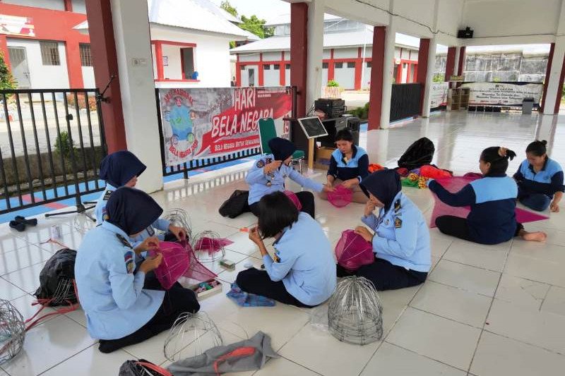 Kreativitas napi di tengah wabah COVID-19 diapresiasi