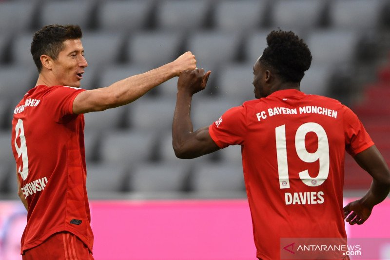 Dwigol Lewandowski perkokoh kemenangan Bayern atas Duesseldorf