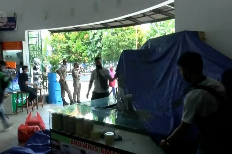Langgar protokol kesehatan, pusat perbelanjaan di Lebak ditutup