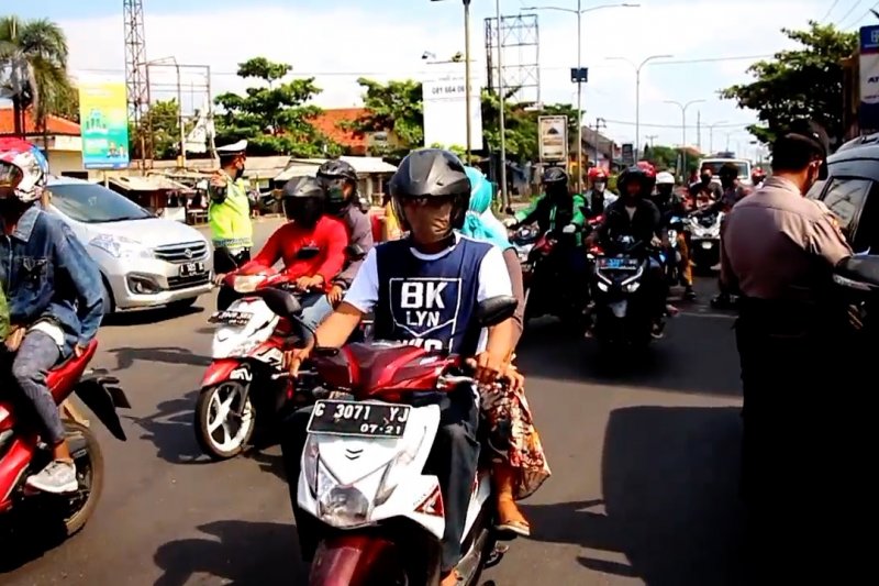 H-1 Idul Fitri, penyekatan gencar dilakukan di perbatasan Jawa Barat Jawa Tengah