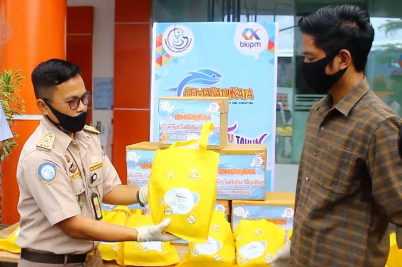 Stasiun KIPM Padang berikan hasil UMKM perikanan kepada masyarakat