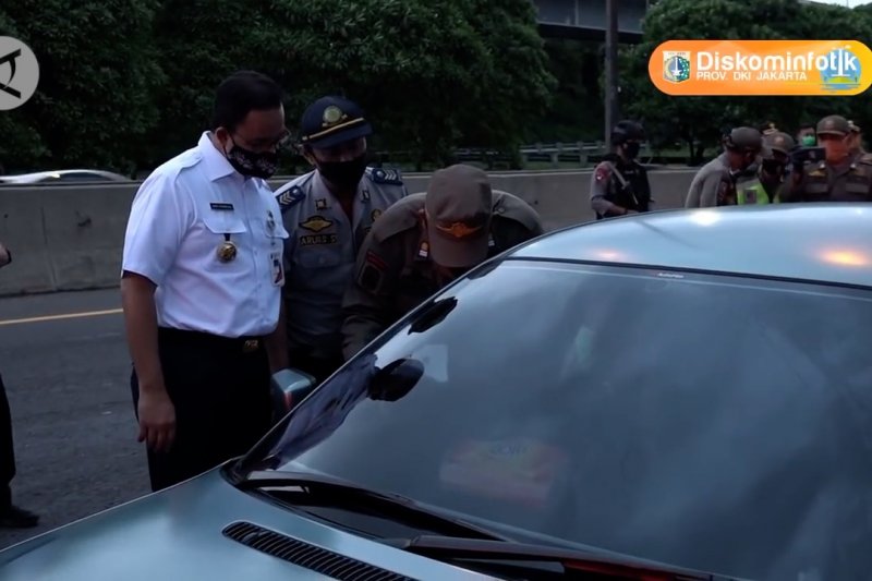 Anies : Lindungi Jakarta, jangan keluar masuk