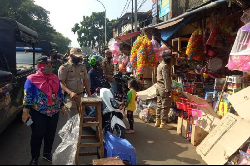 Penertiban pelanggaran PSBB Pasar Gembrong diserahkan ke provinsi