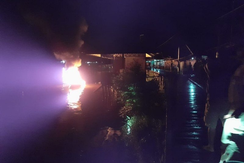 Polisi selidiki speed boat pengangkut tim COVID-19 Mappi yang terbakar