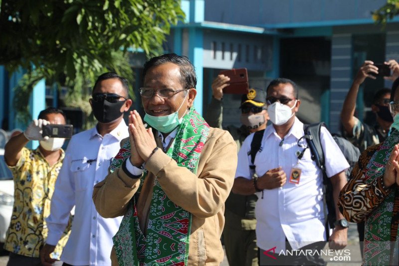 Di tengah pandemi COVID-19, Mahfud berkunjung ke pulau terluar
