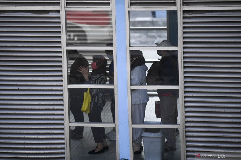 Fase I transisi PSBB kegiatan sosial ekonomi dibuka bertahap