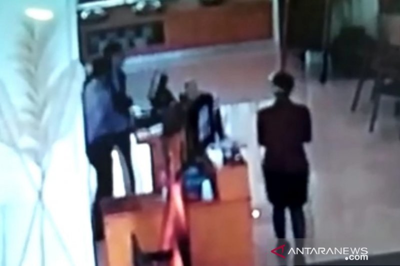 Sopir dan Anggota DPRD Aniaya pegawai Hotel